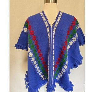 Vintage 60s 70s Artisan Hand Knit Southwestern Argentinian Poncho Bohemian Blue